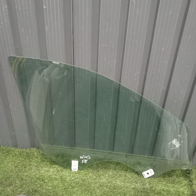 Vidro porta Frente esquerda Mercedes C W203