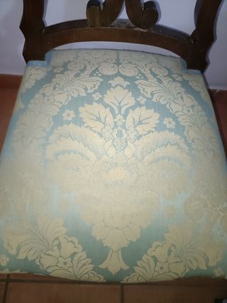 Silla antigua de madera noble, perfecto.