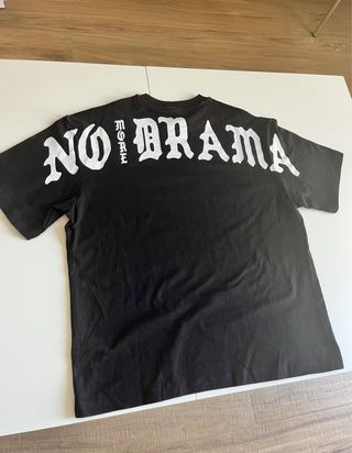 Camiseta Bershka Negra Con Estampado Blanco