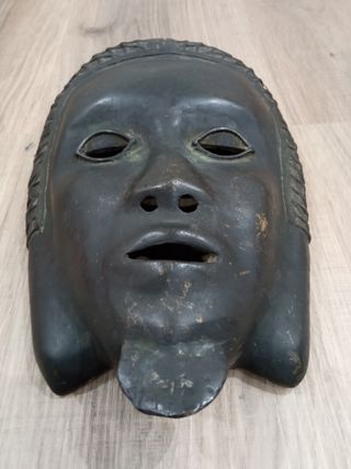 Máscara bronce africana