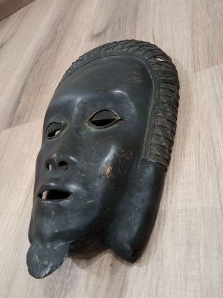 Máscara bronce africana