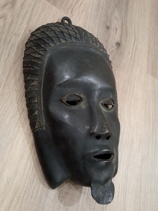 Máscara bronce africana