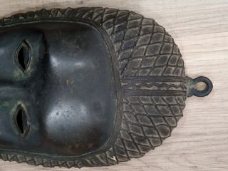 Máscara bronce africana