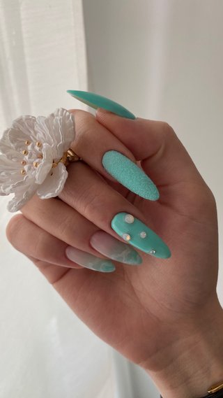 Manicura y pedicura rusa