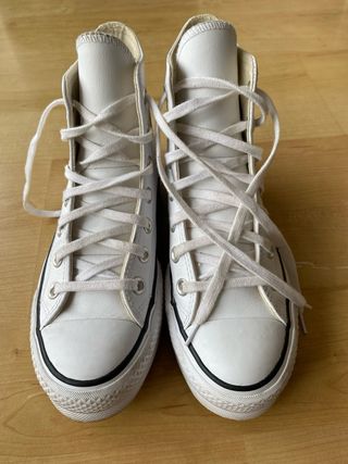 Converse blancas  36,5 en su caja. Originales. 