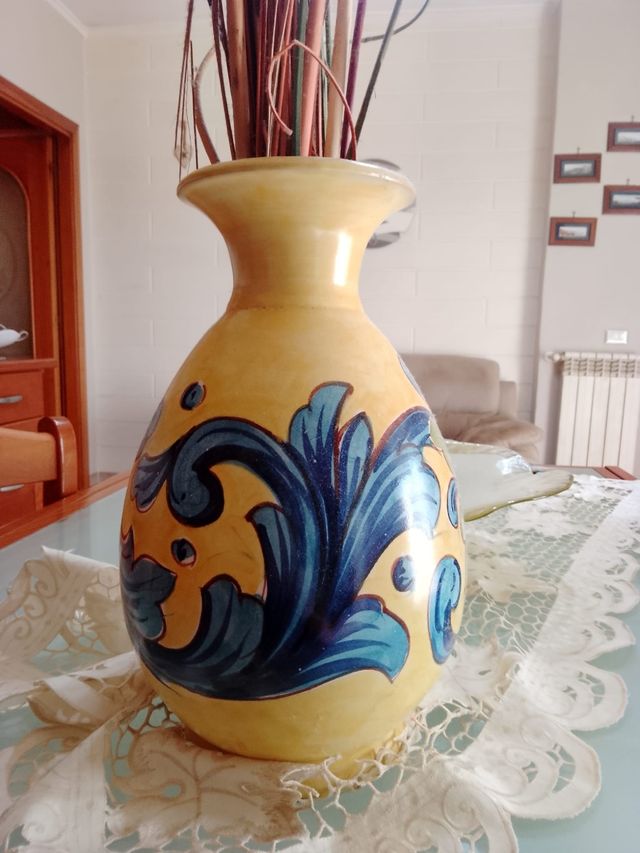 Vaso dipinto a mano