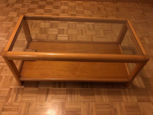 Mesa de centro de madera y cristal