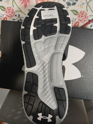 Zapatillas charged rogue 3 under armour
