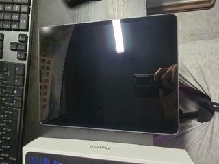 Ipad PRO 12,9 5a gen 5g+wifi 256 gb + cover + key