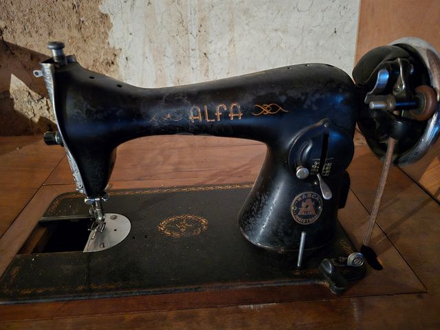 Oferta Máquina de coser Alfa
