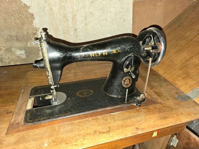 Oferta Máquina de coser Alfa