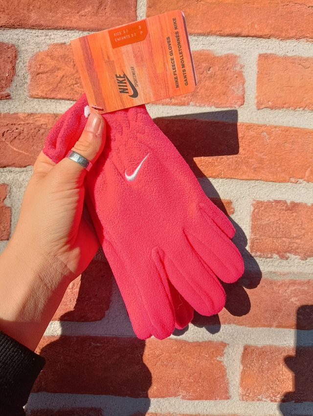 Guanti bambina Nike nuovi 3-7 anni