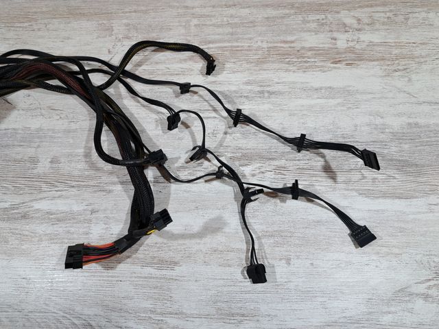 Fuente Corsair HX850 (850W)