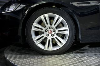 Jaguar XF   2.0D 132kW 180CV Portfolio Auto