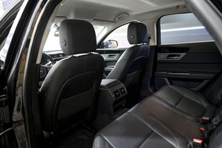 Jaguar XF   2.0D 132kW 180CV Portfolio Auto