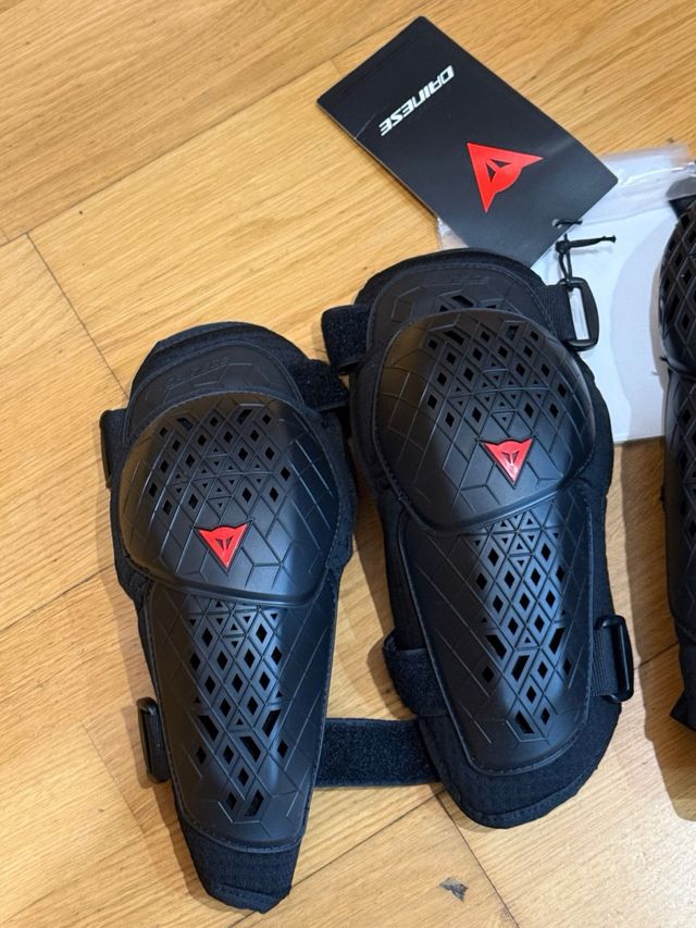Dainese rodilleras y coderas