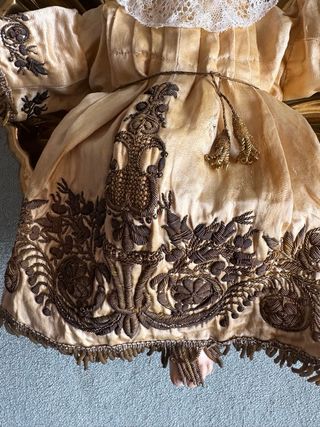 Niño Jesús talla madera XVIII. con vestido bordado