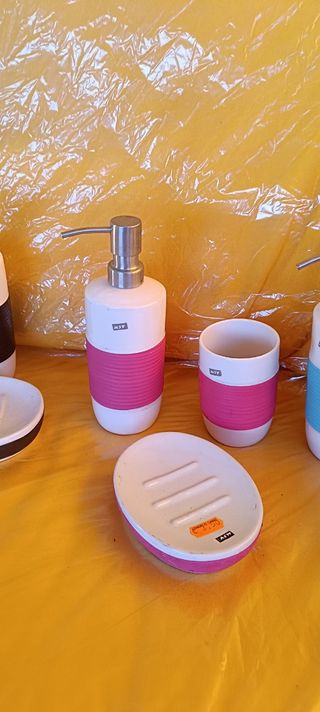 Set Jaboneras de baño marca MSV varios colores