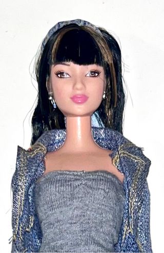 Mattel Barbie Fashion Fever Lea MT Asian 2005 de segunda