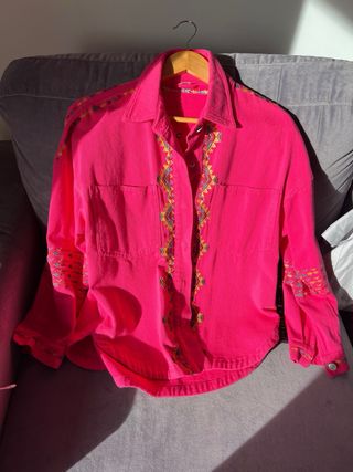 Cazadora camisa fucsia vaquera mujer