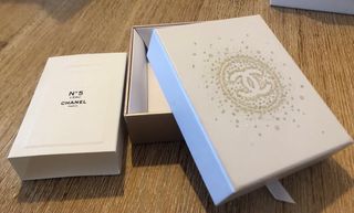 Chanel cajas y bolsa