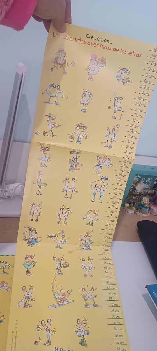 Las divertidas aventuras de las letras (Cuentos cortos / Short Stories) (Spanish Edition)