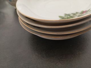 31 pezzi tra piattini, tazzine 1 zuccher