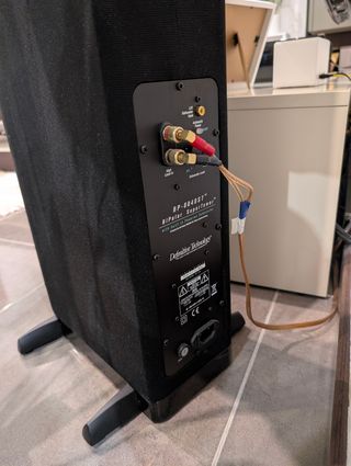 3 Altavoces Definitive Technology BP8040