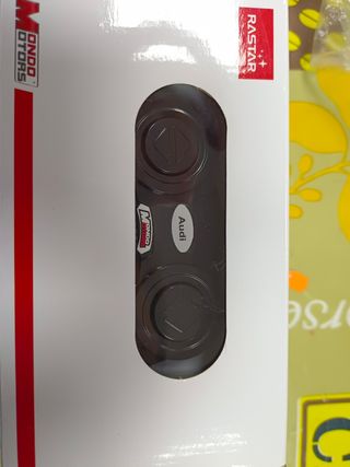 Coche juguete con diseño audi