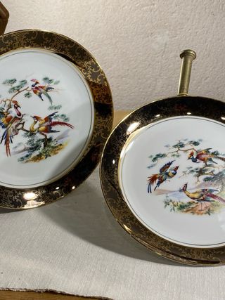 Pareja de platos de porcelana japonesa