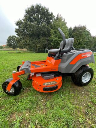 Giro cero Husqvarna Z242F