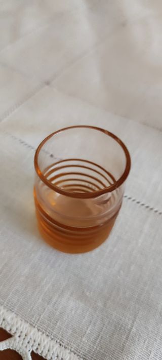 Bottiglia e biccherini rosa anni 50 