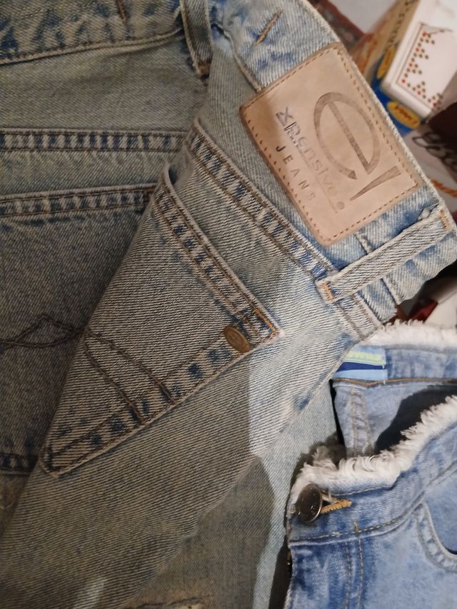 Jeans strapatti mis S prezzo 25 euro 1 p