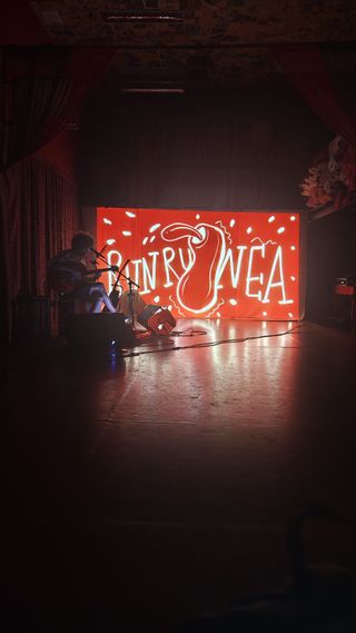 Sala única y polivalente en el corazón de Gracia 