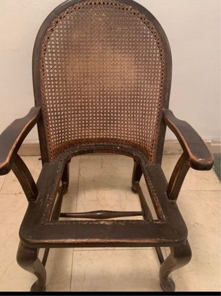 Butaca silla antigua madera de rejilla