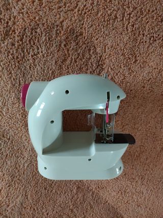 Mini maquina de coser