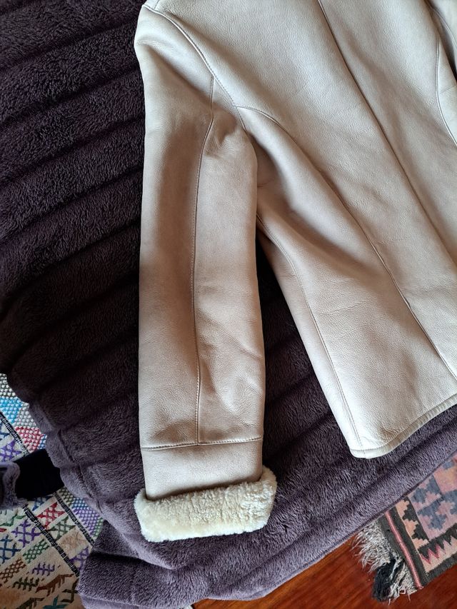 Chaqueta de piel de mujer