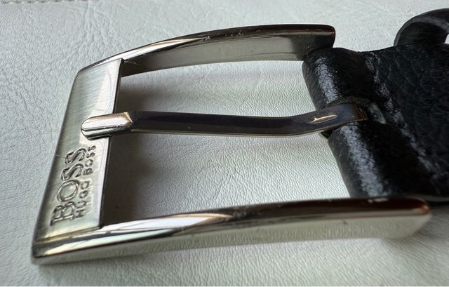 Cinturón Hugo Boss piel italiana negro 90 34