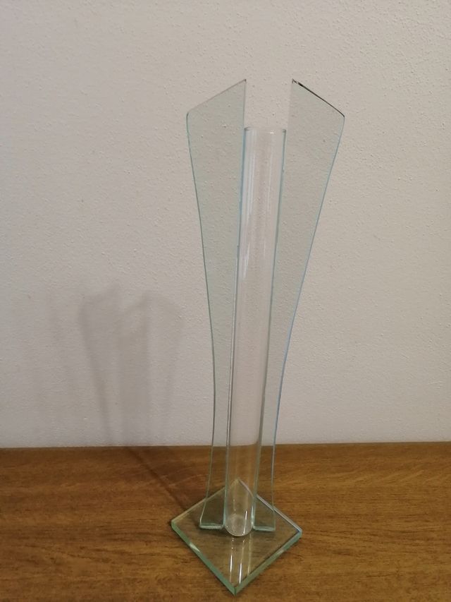 Vaso in vetro trasparente forma oarti