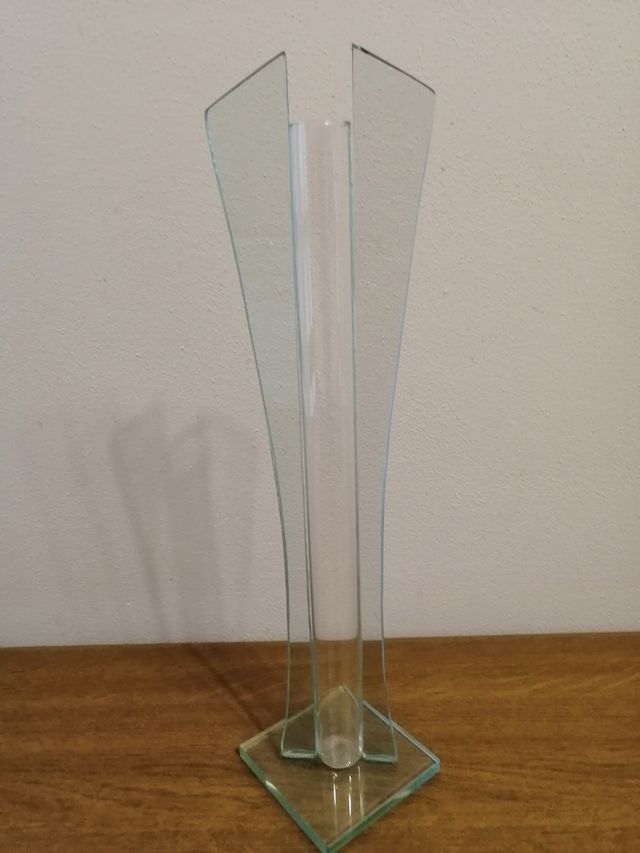 Vaso in vetro trasparente forma oarti