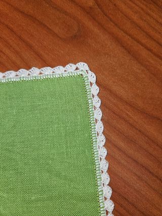 Tovaglia in lino con tovaglioli abbinati