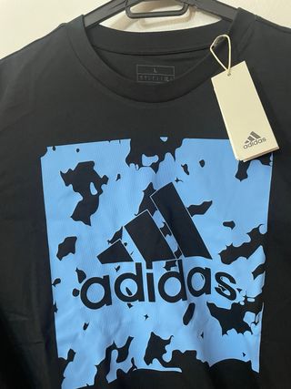 Camiseta adidas nueva