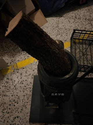 Estufa de leña con base y soporte lenya