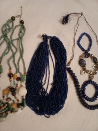Collane  e bracciali  blu