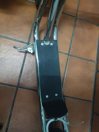 scooter con ruedas de bicicleta