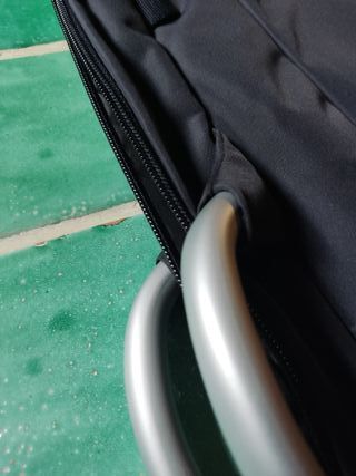 Bolso de trabajo tipo maletín impermeable.