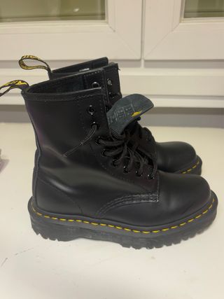 Dr.Martens con plataforma jadon de piel smooth