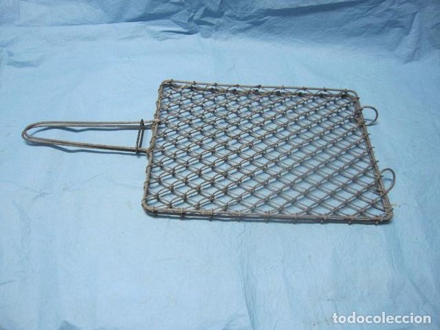 BELLA E VECCHIA GRIGLIA METALLICA PER IL MAIALE