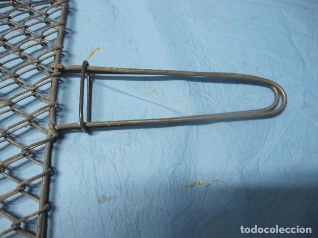 BELLA E VECCHIA GRIGLIA METALLICA PER IL MAIALE