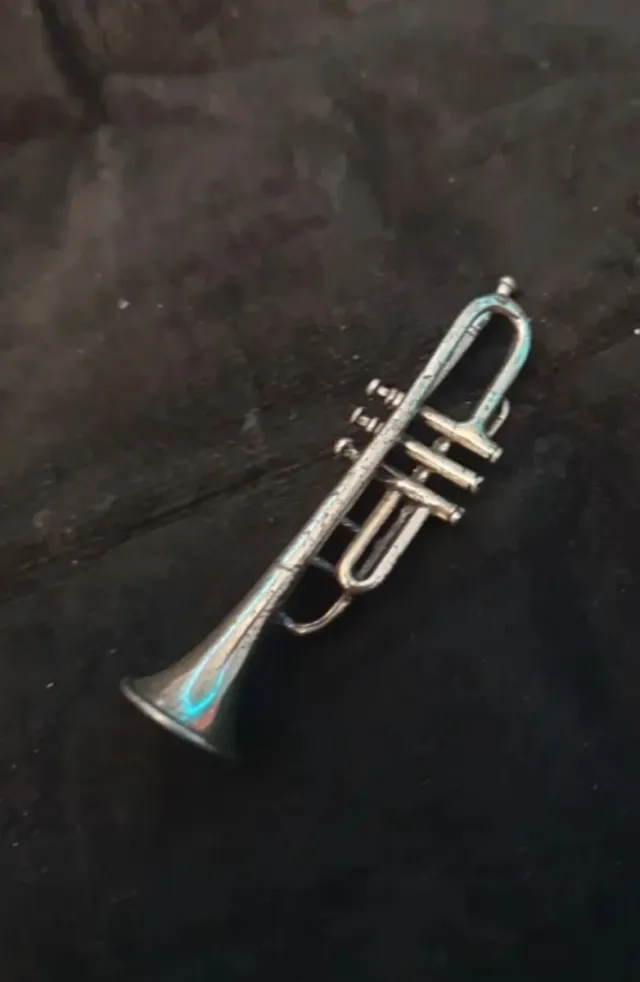 Oggetti piccoli -violino e tromba-color "argento"